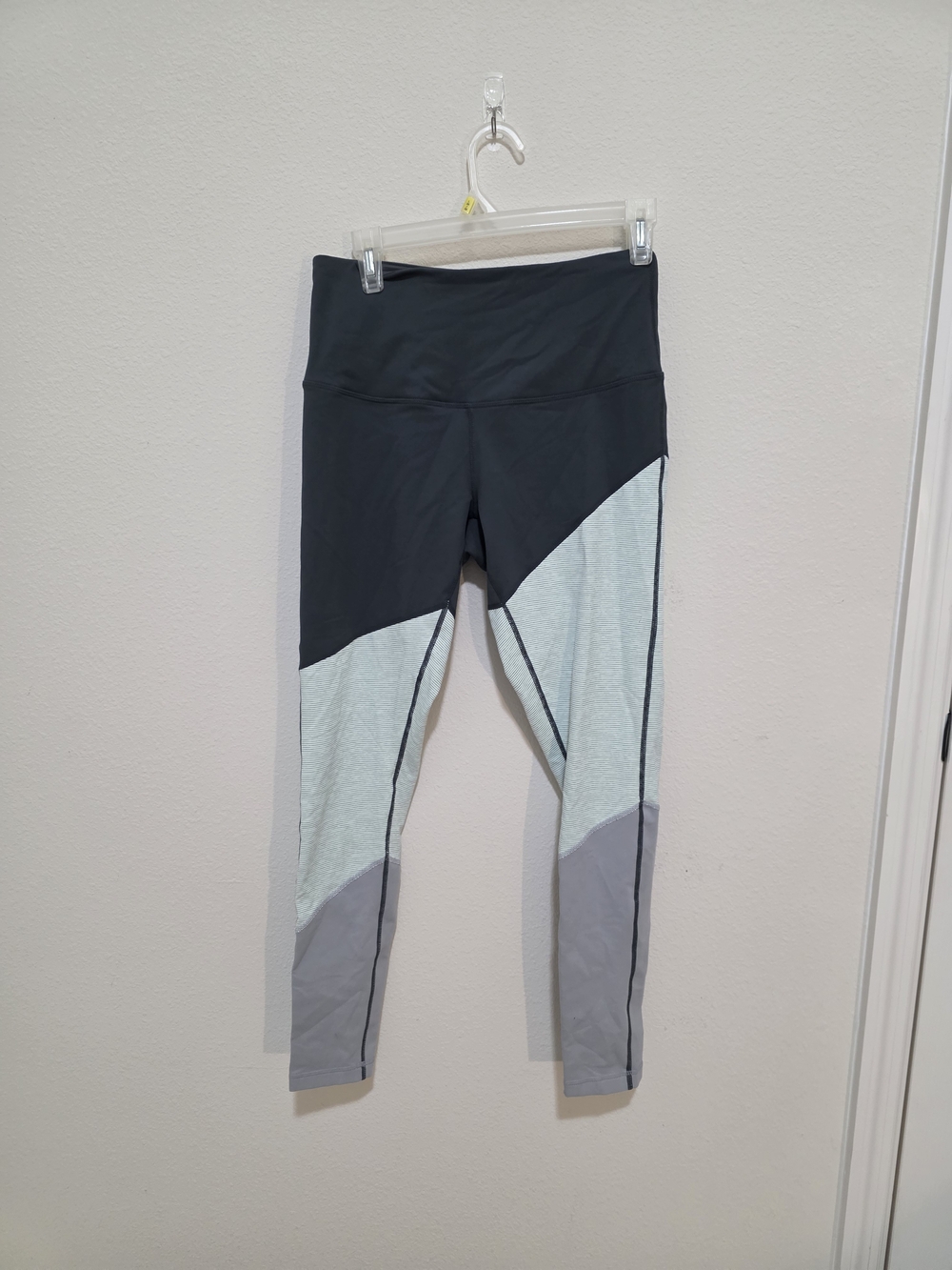 Zella Black, Light Gray & Gray Colorblock Leggings